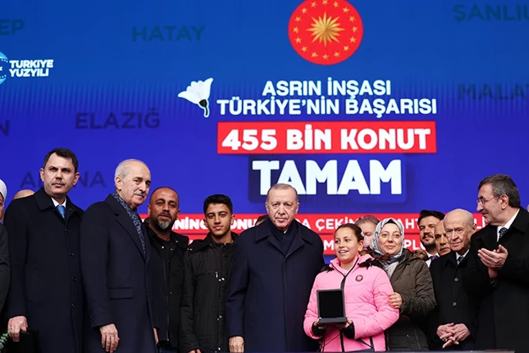Hatay’da Yeniden Doğuşun Fotoğrafı: 455 Bin’inci Afet Konutu Teslim Edildi
