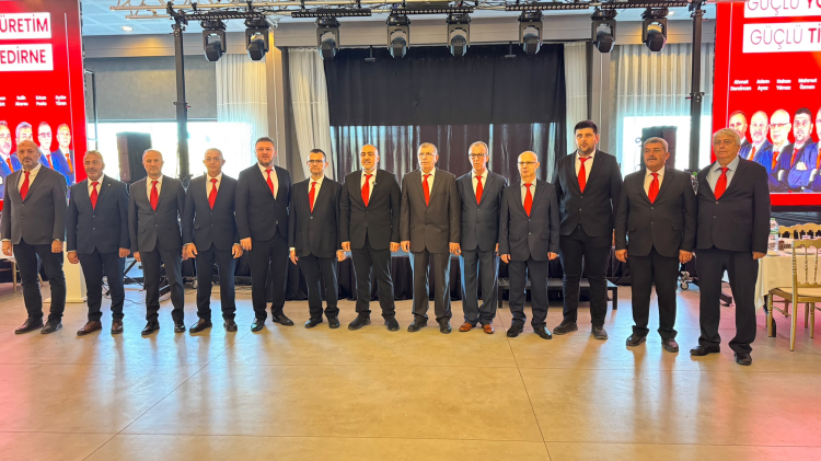KÜRSÜDEN SANDIĞA: KURBAN EKİBİNİ TANITTI